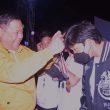 Eddy KA Berutu Berikan Medali Kepada Juara Dairi Creative Festival 2022